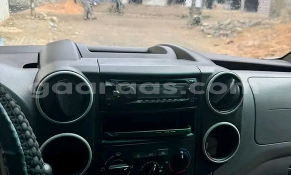 Buy Used Citroen Berlingo White Car in Dakar in Dakar Buy Used Citroen Berlingo White Car in Dakar in Dakar