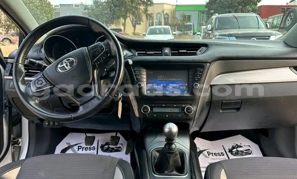 Buy Used Toyota Avensis White Car in Dakar in Dakar Buy Used Toyota Avensis White Car in Dakar in Dakar