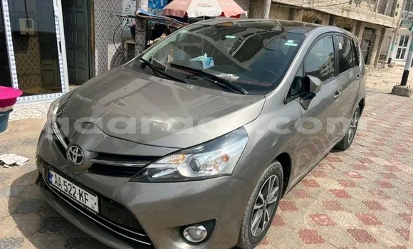 Buy Used Toyota Verso Other Car in Dakar in Dakar Buy Used Toyota Verso Other Car in Dakar in Dakar