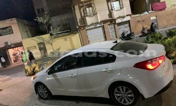 Buy Used Kia Forte White Car in Dakar in Dakar Buy Used Kia Forte White Car in Dakar in Dakar