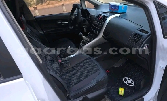 Buy Used Toyota Auris White Car in Dakar in Dakar Buy Used Toyota Auris White Car in Dakar in Dakar