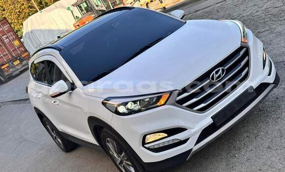 Buy Used Hyundai Tucson White Car in Tambacounda in Tambacounda Buy Used Hyundai Tucson White Car in Tambacounda in Tambacounda
