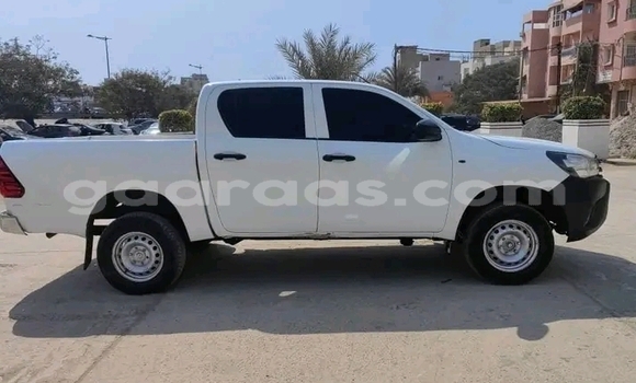 Buy Used Toyota Hilux White Car in Dakar in Dakar Buy Used Toyota Hilux White Car in Dakar in Dakar