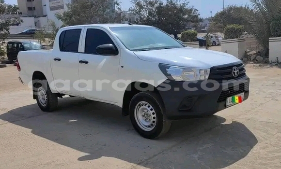 Buy Used Toyota Hilux White Car in Dakar in Dakar Buy Used Toyota Hilux White Car in Dakar in Dakar