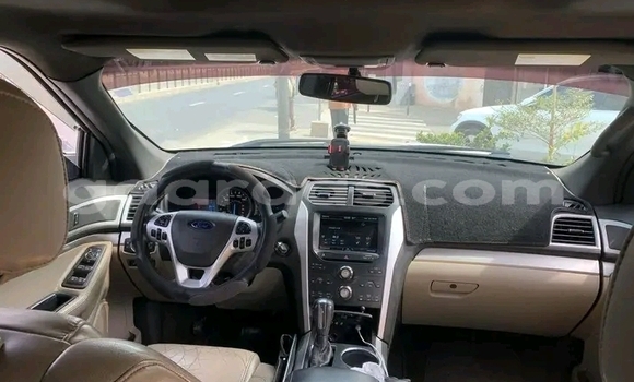 Buy Used Ford Explorer White Car in Dakar in Dakar Buy Used Ford Explorer White Car in Dakar in Dakar