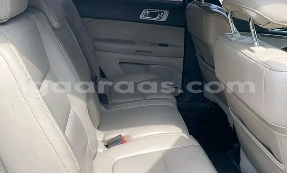 Buy Used Ford Explorer White Car in Dakar in Dakar Buy Used Ford Explorer White Car in Dakar in Dakar