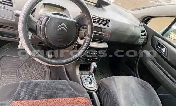 Buy Used Citroen C4 White Car in Dakar in Dakar Buy Used Citroen C4 White Car in Dakar in Dakar