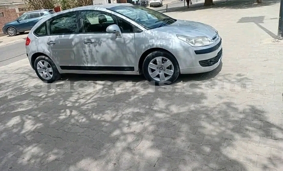 Buy Used Citroen C4 White Car in Dakar in Dakar Buy Used Citroen C4 White Car in Dakar in Dakar