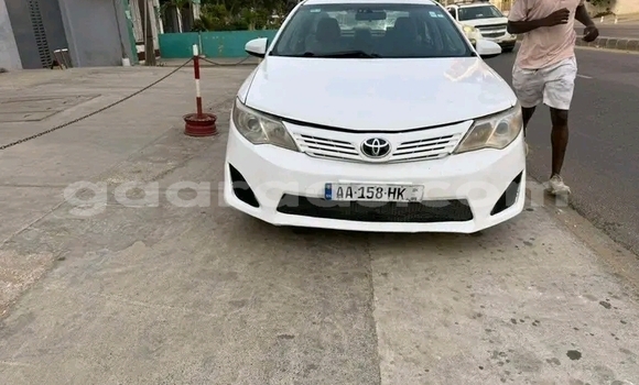 Dieundeu Occasion Toyota Camry White Auto in Dakar in Dakar
