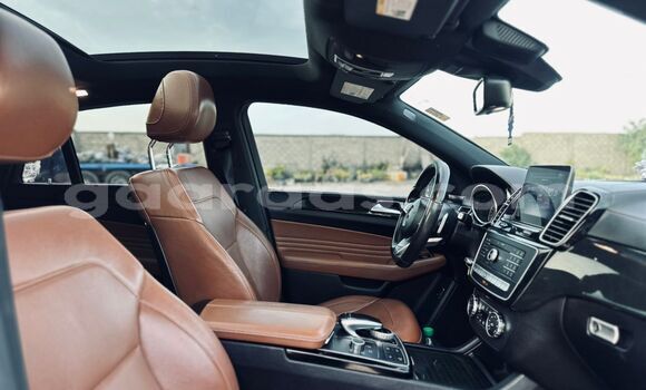 Acheter Import Voiture Mercedes‒Benz AMG GLE Noir à Dakar, Dakar Acheter Import Voiture Mercedes‒Benz AMG GLE Noir à Dakar, Dakar