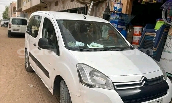 Buy Used Citroen C4 White Car in Dakar in Dakar Buy Used Citroen C4 White Car in Dakar in Dakar