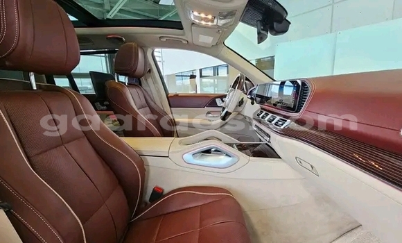 Acheter Occasion Voiture Mercedes‒Benz GLC Blanc à Dakar, Dakar Acheter Occasion Voiture Mercedes‒Benz GLC Blanc à Dakar, Dakar