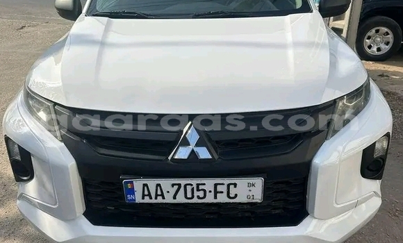 Acheter Occasion Voiture Mitsubishi L200 Blanc à Dakar, Dakar Acheter Occasion Voiture Mitsubishi L200 Blanc à Dakar, Dakar
