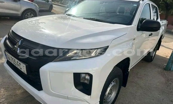 Acheter Occasion Voiture Mitsubishi L200 Blanc à Dakar, Dakar Acheter Occasion Voiture Mitsubishi L200 Blanc à Dakar, Dakar