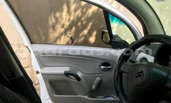 Acheter Occasion Voiture Citroen C4 Blanc à Dakar, Dakar Acheter Occasion Voiture Citroen C4 Blanc à Dakar, Dakar