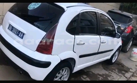 Acheter Occasion Voiture Citroen C4 Blanc à Dakar, Dakar Acheter Occasion Voiture Citroen C4 Blanc à Dakar, Dakar