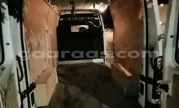 Buy Used Renault Megane White Car in Dakar in Dakar Buy Used Renault Megane White Car in Dakar in Dakar