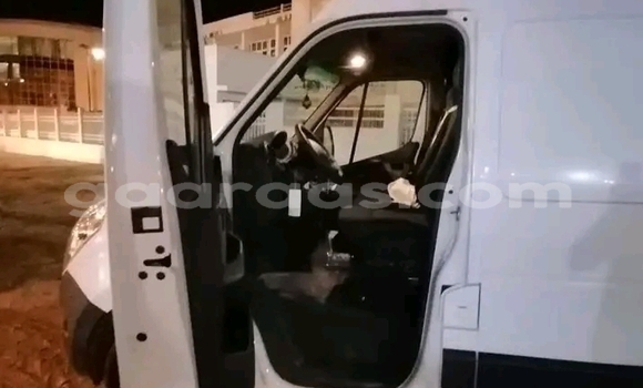 Buy Used Renault Megane White Car in Dakar in Dakar Buy Used Renault Megane White Car in Dakar in Dakar