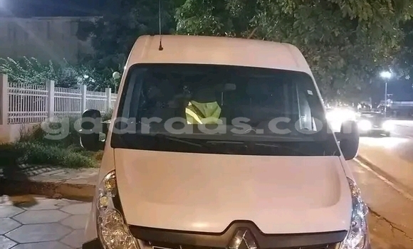 Buy Used Renault Megane White Car in Dakar in Dakar Buy Used Renault Megane White Car in Dakar in Dakar