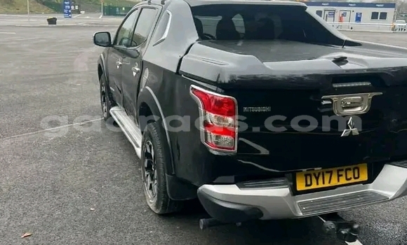 Buy Used Mitsubishi L200 Black Car in Dakar in Dakar Buy Used Mitsubishi L200 Black Car in Dakar in Dakar