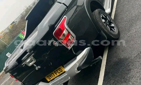 Buy Used Mitsubishi L200 Black Car in Dakar in Dakar Buy Used Mitsubishi L200 Black Car in Dakar in Dakar