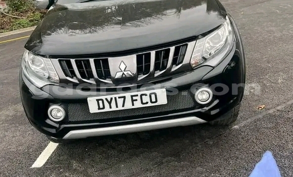 Buy Used Mitsubishi L200 Black Car in Dakar in Dakar Buy Used Mitsubishi L200 Black Car in Dakar in Dakar