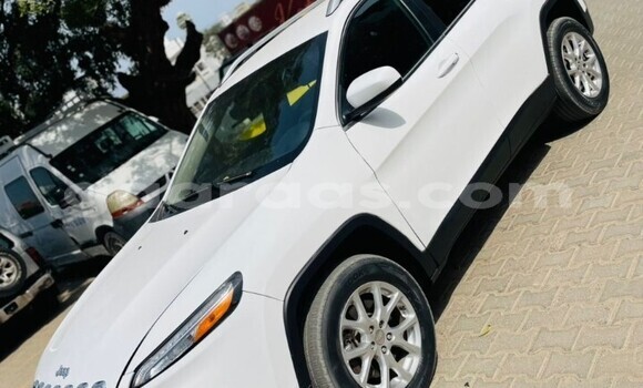 Dieundeu Occasion Jeep Cherokee White Auto in Dakar in Dakar Dieundeu Occasion Jeep Cherokee White Auto in Dakar in Dakar