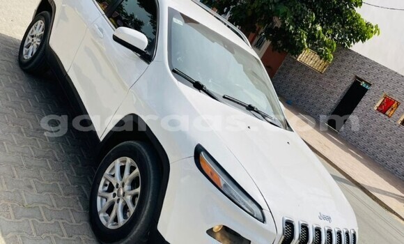 Dieundeu Occasion Jeep Cherokee White Auto in Dakar in Dakar Dieundeu Occasion Jeep Cherokee White Auto in Dakar in Dakar