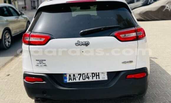 Dieundeu Occasion Jeep Cherokee White Auto in Dakar in Dakar Dieundeu Occasion Jeep Cherokee White Auto in Dakar in Dakar