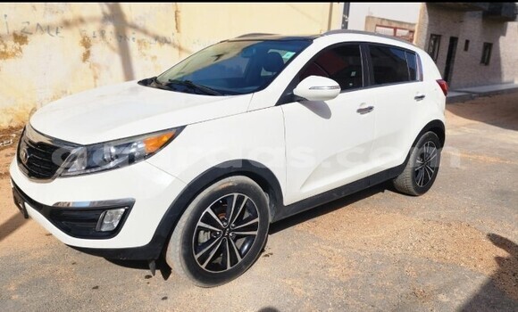 Dieundeu Occasion Kia Sportage White Auto in Dakar in Dakar Dieundeu Occasion Kia Sportage White Auto in Dakar in Dakar