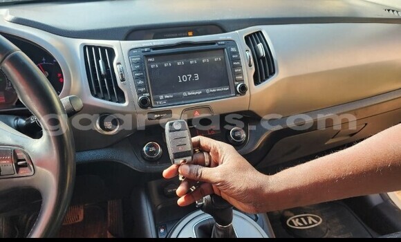 Dieundeu Occasion Kia Sportage White Auto in Dakar in Dakar Dieundeu Occasion Kia Sportage White Auto in Dakar in Dakar