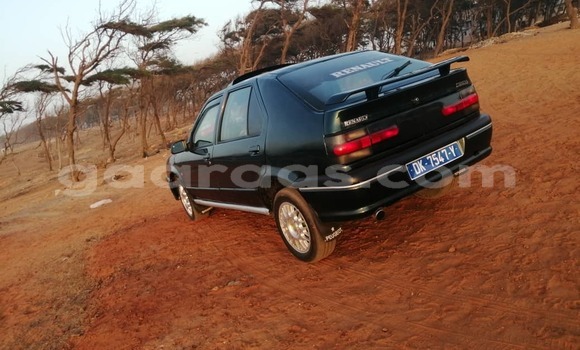 Dieundeu Occasion Renault 19 Green Auto in Dakar in Dakar Dieundeu Occasion Renault 19 Green Auto in Dakar in Dakar
