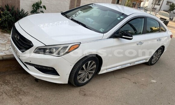 Dieundeu Occasion Hyundai Sonata White Auto in Dakar in Dakar Dieundeu Occasion Hyundai Sonata White Auto in Dakar in Dakar