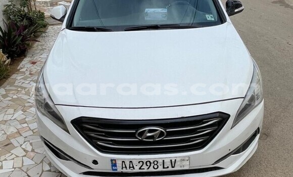 Dieundeu Occasion Hyundai Sonata White Auto in Dakar in Dakar Dieundeu Occasion Hyundai Sonata White Auto in Dakar in Dakar