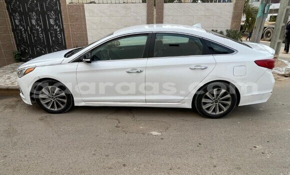 Dieundeu Occasion Hyundai Sonata White Auto in Dakar in Dakar Dieundeu Occasion Hyundai Sonata White Auto in Dakar in Dakar