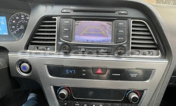 Dieundeu Occasion Hyundai Sonata White Auto in Dakar in Dakar Dieundeu Occasion Hyundai Sonata White Auto in Dakar in Dakar