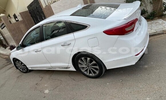 Dieundeu Occasion Hyundai Sonata White Auto in Dakar in Dakar Dieundeu Occasion Hyundai Sonata White Auto in Dakar in Dakar