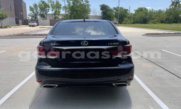 Dieundeu Occasion Lexus LS Blue Auto in Dakar in Dakar Dieundeu Occasion Lexus LS Blue Auto in Dakar in Dakar