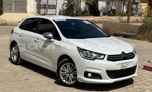 Acheter Import Voiture Citroen C4 Blanc à Dakar, Dakar Acheter Import Voiture Citroen C4 Blanc à Dakar, Dakar