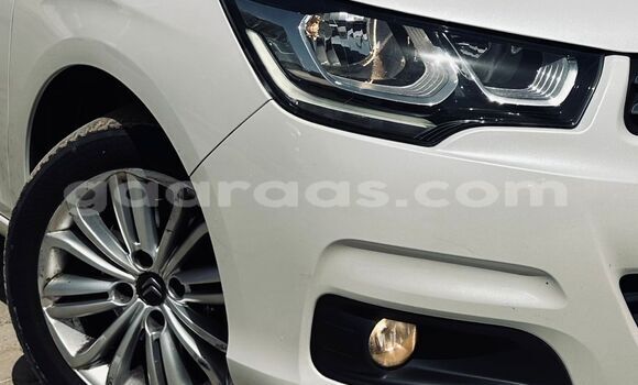 Acheter Import Voiture Citroen C4 Blanc à Dakar, Dakar Acheter Import Voiture Citroen C4 Blanc à Dakar, Dakar