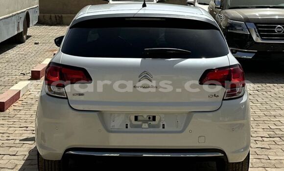 Acheter Import Voiture Citroen C4 Blanc à Dakar, Dakar Acheter Import Voiture Citroen C4 Blanc à Dakar, Dakar