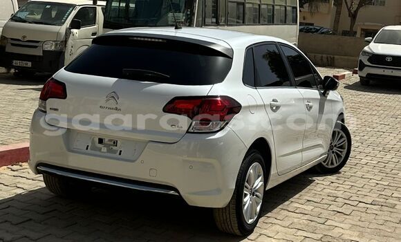 Acheter Import Voiture Citroen C4 Blanc à Dakar, Dakar Acheter Import Voiture Citroen C4 Blanc à Dakar, Dakar