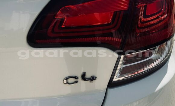 Acheter Import Voiture Citroen C4 Blanc à Dakar, Dakar Acheter Import Voiture Citroen C4 Blanc à Dakar, Dakar