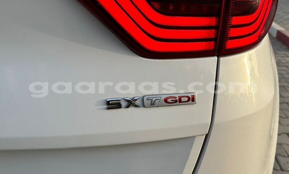 Buy Import Kia Sportage White Car in Dakar in Dakar Buy Import Kia Sportage White Car in Dakar in Dakar