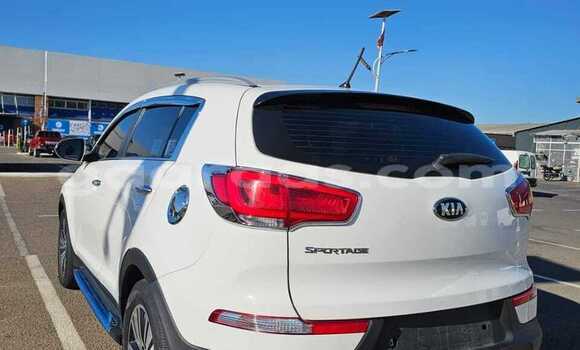 Dieundeu Occasion Kia Sportage White Auto in Podor in Saint-Louis Dieundeu Occasion Kia Sportage White Auto in Podor in Saint-Louis