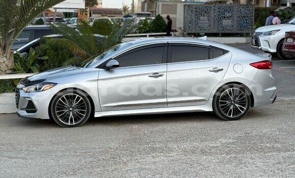 Dieundeu Occasion Hyundai Elantra Silver Auto in Dakar in Dakar Dieundeu Occasion Hyundai Elantra Silver Auto in Dakar in Dakar