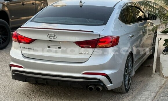 Dieundeu Occasion Hyundai Elantra Silver Auto in Dakar in Dakar Dieundeu Occasion Hyundai Elantra Silver Auto in Dakar in Dakar