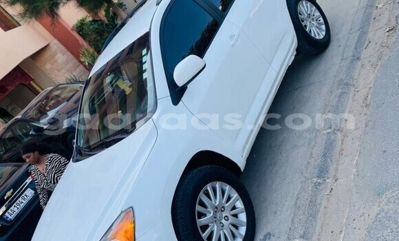 Acheter Occasion Voiture Toyota RAV4 Blanc à Dakar, Dakar Acheter Occasion Voiture Toyota RAV4 Blanc à Dakar, Dakar