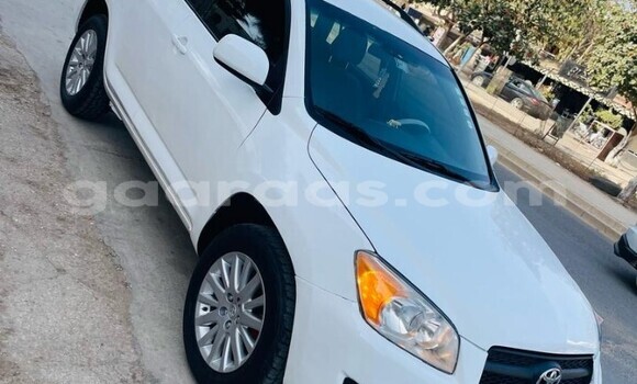 Acheter Occasion Voiture Toyota RAV4 Blanc à Dakar, Dakar Acheter Occasion Voiture Toyota RAV4 Blanc à Dakar, Dakar