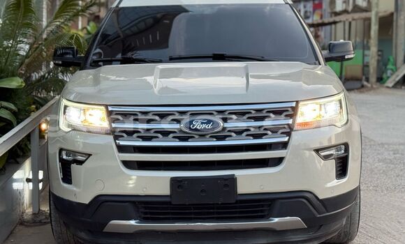 Acheter Import Voiture Ford Explorer Gris de fer à Dakar, Dakar Acheter Import Voiture Ford Explorer Gris de fer à Dakar, Dakar